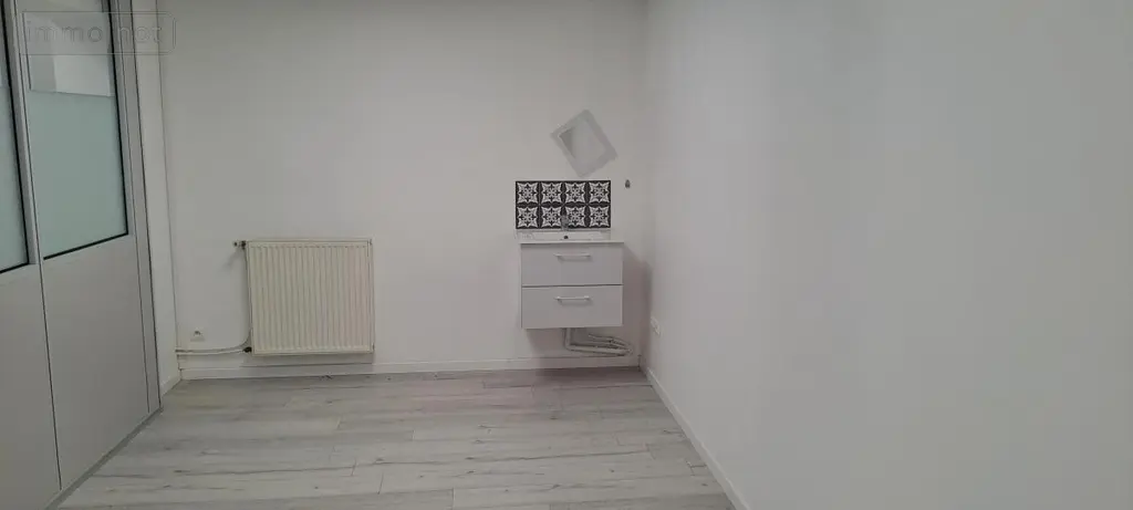 Location fonds et murs commerciaux Amiens 80000 Somme 80 25 m2 550 euros 80004-L371 002
