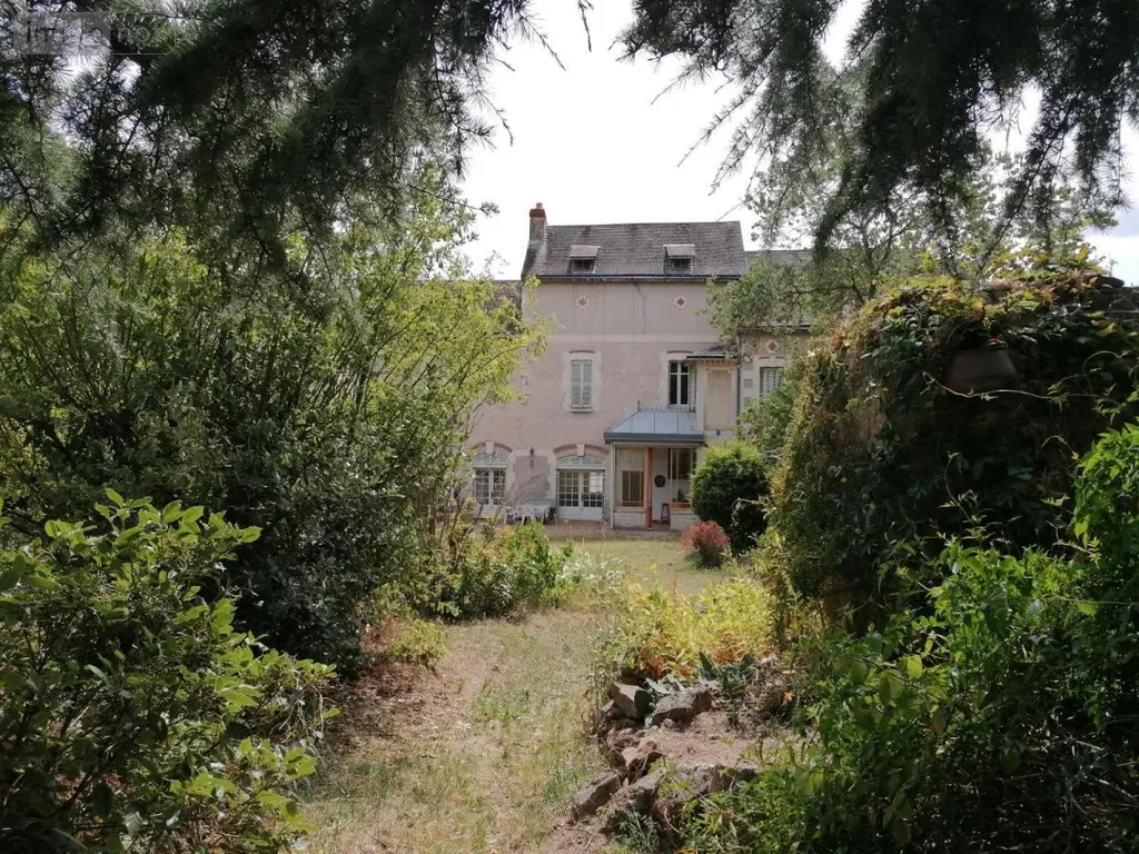 Maison a vendre Descartes 37160 Indre-et-Loire 37 196 m2 8 pièces 199920 euros 37082-244 014
