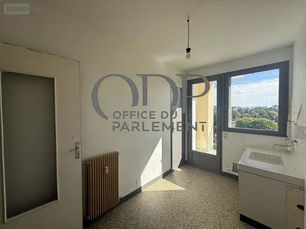 Appartement a vendre Rennes 35000 Ille-et-Vilaine 35 46 m2 2 pièces 156750 euros BUS 007