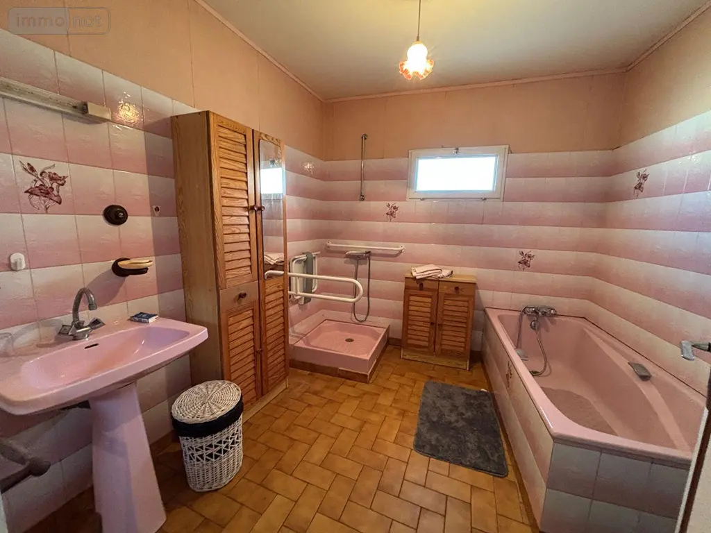Maison a vendre Montreuil-Bellay 49260 Maine-et-Loire 49 166 m2 6 pièces 147600 euros 2018243 004