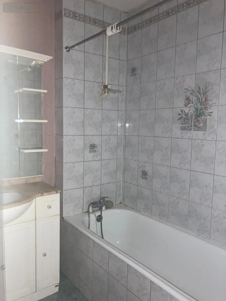 Appartement a vendre Elbeuf 76500 Seine-Maritime 76 82 m2 3 pièces 65000 euros 76025-156 012