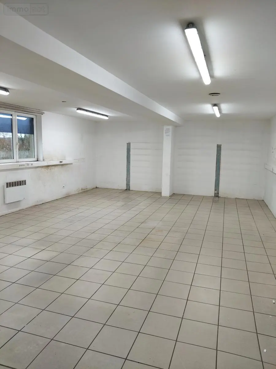 Fonds et murs commerciaux a vendre Montbizot 72380 Sarthe 72 338 m2 187920 euros 72125-47 004