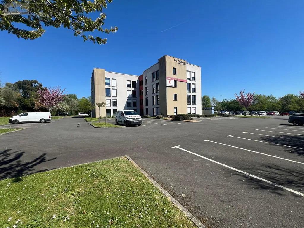 Divers a vendre Le Rheu 35650 Ille-et-Vilaine 35 166 m2 261250 euros ENO 002