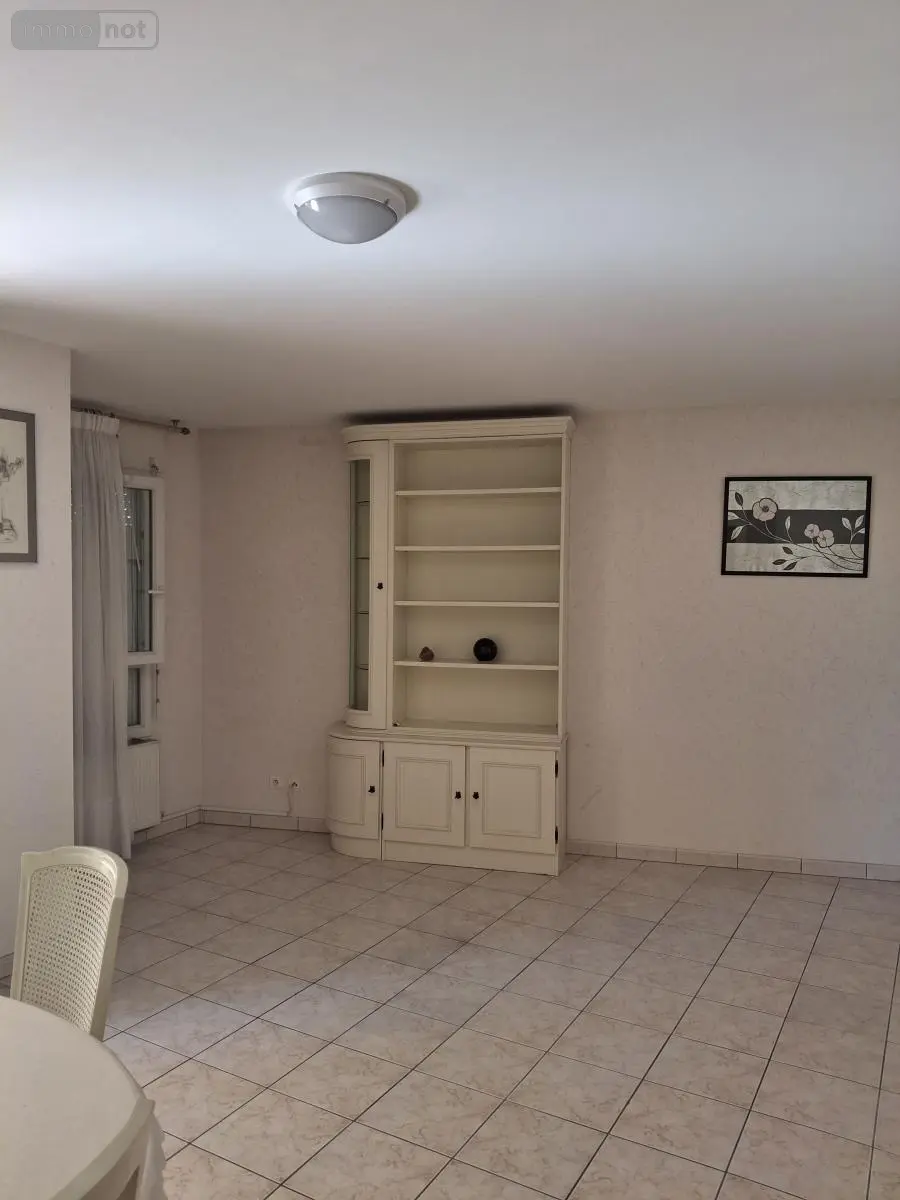 Location appartement Vichy 03200 Allier 03 78 m2 3 pièces 980 euros 03019-L124 005