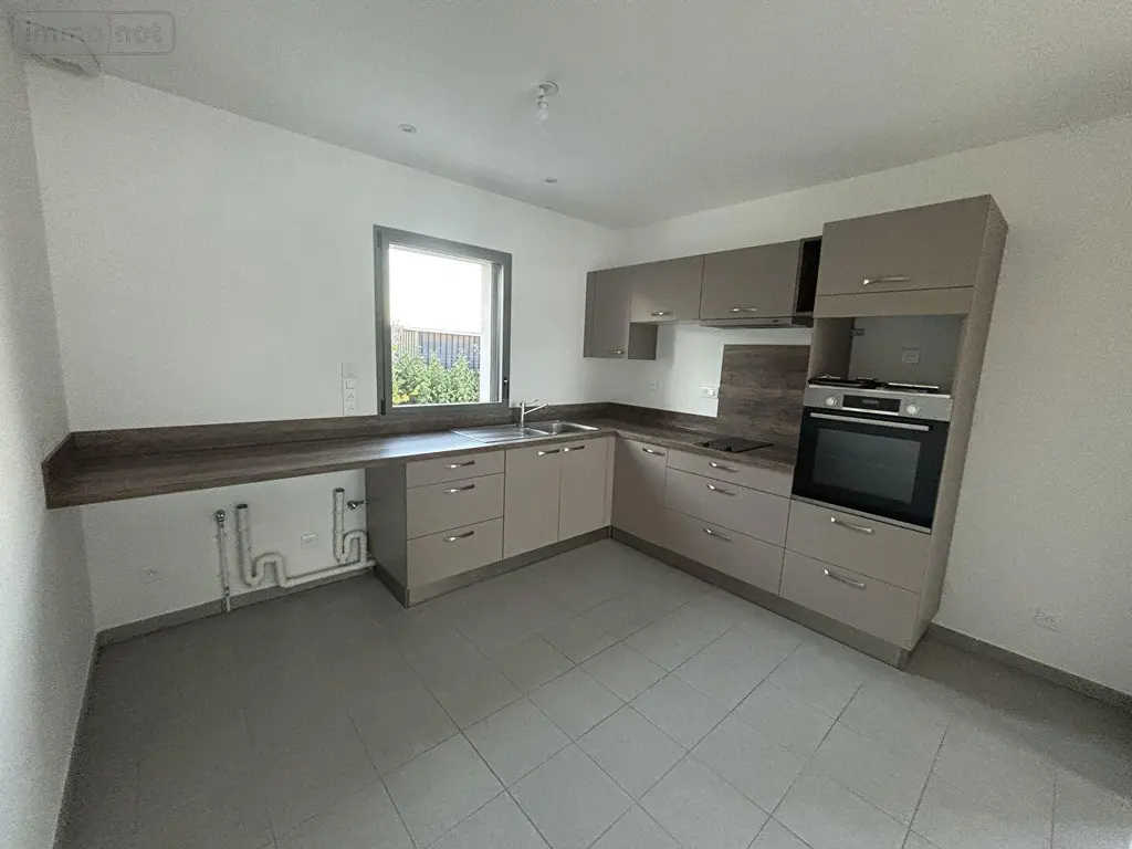 Location maison Doué-en-Anjou 49700 Maine-et-Loire 49 59 m2 2 pièces 548 euros 670 004