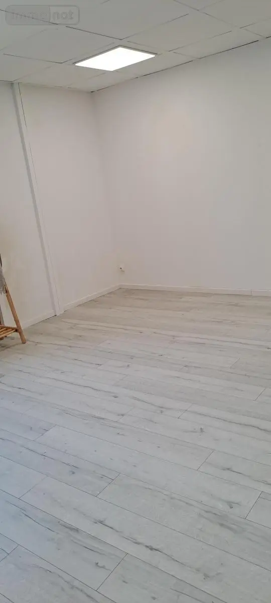 Location fonds et murs commerciaux Amiens 80000 Somme 80 25 m2 550 euros 80004-L371 006