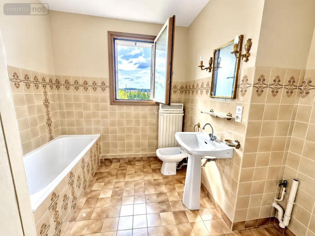 Appartement a vendre Saint-Chély-d'Apcher 48200 Lozère 48 93 m2 169000 euros 48032-253 010