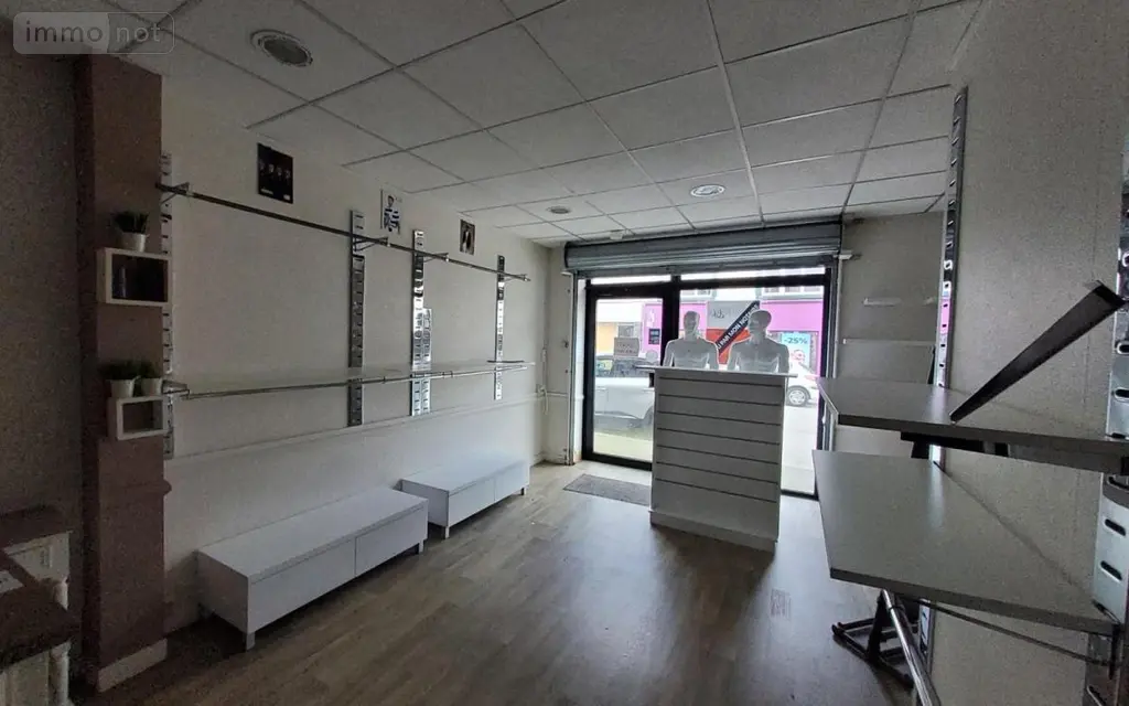 Location fonds et murs commerciaux Carhaix-Plouguer 29270 Finistère 29 70 m2 600 euros 29066-L60 011