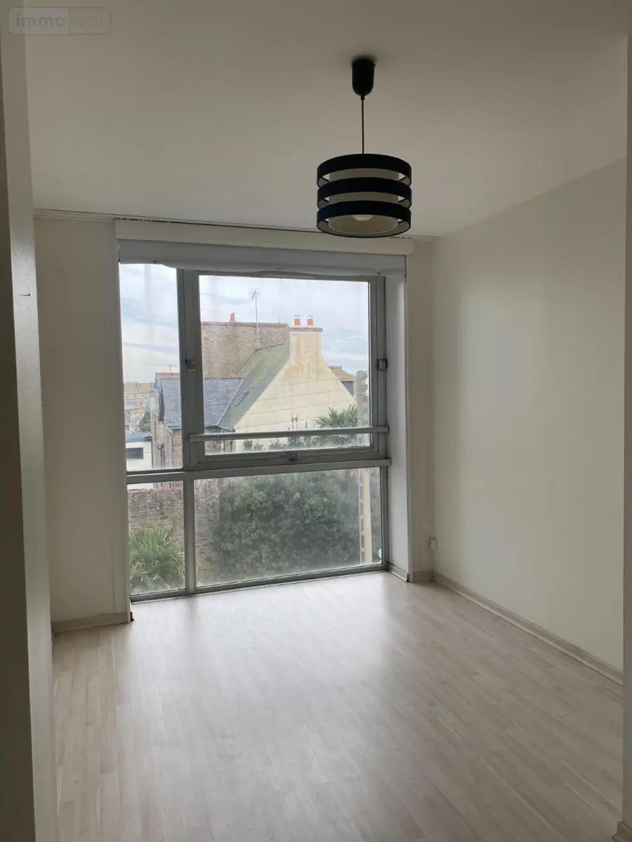 Location appartement Saint-Malo 35400 Ille-et-Vilaine 35 87 m2 950 euros 35084-L378 003