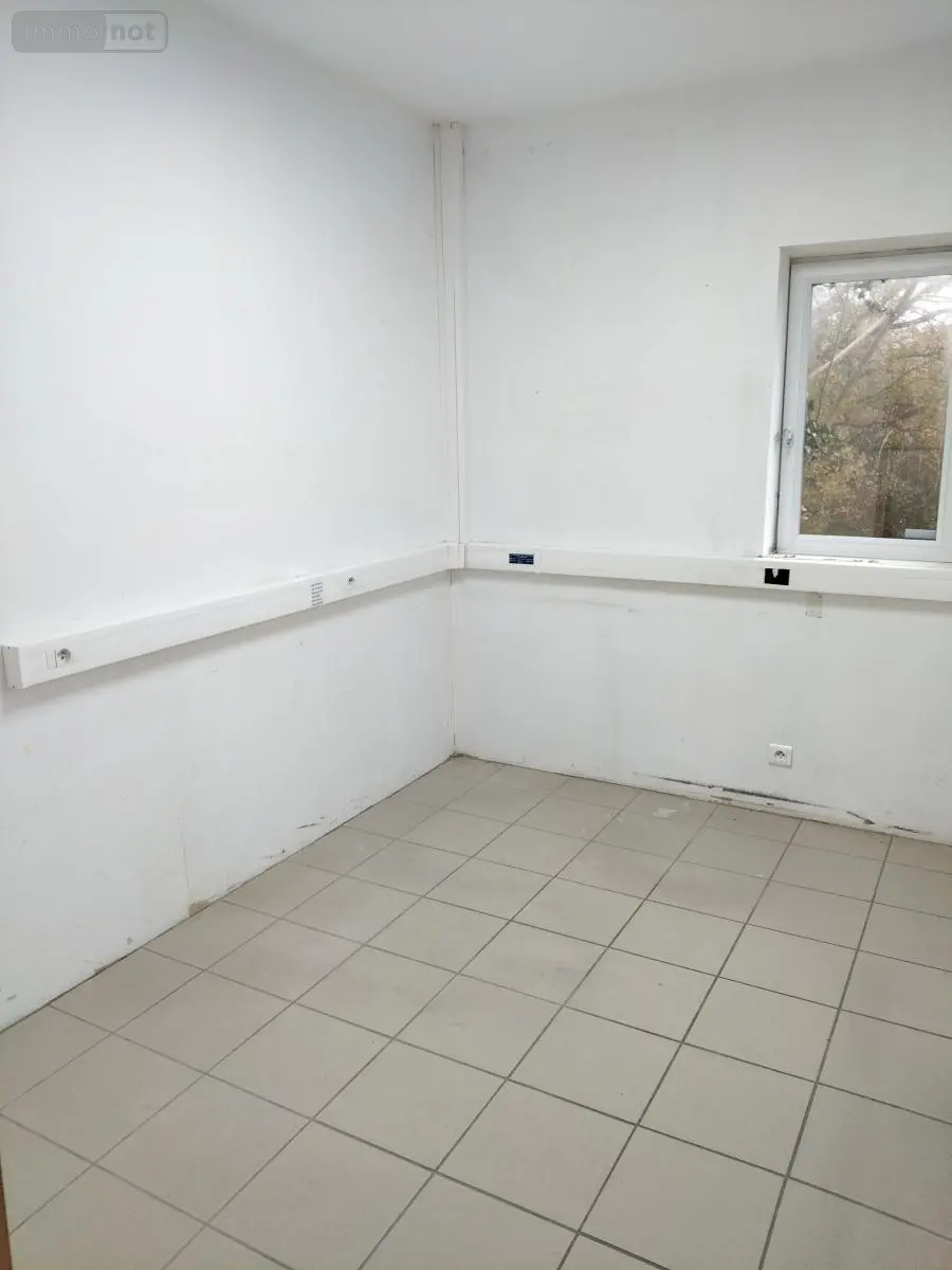 Fonds et murs commerciaux a vendre Montbizot 72380 Sarthe 72 338 m2 187920 euros 72125-47 010