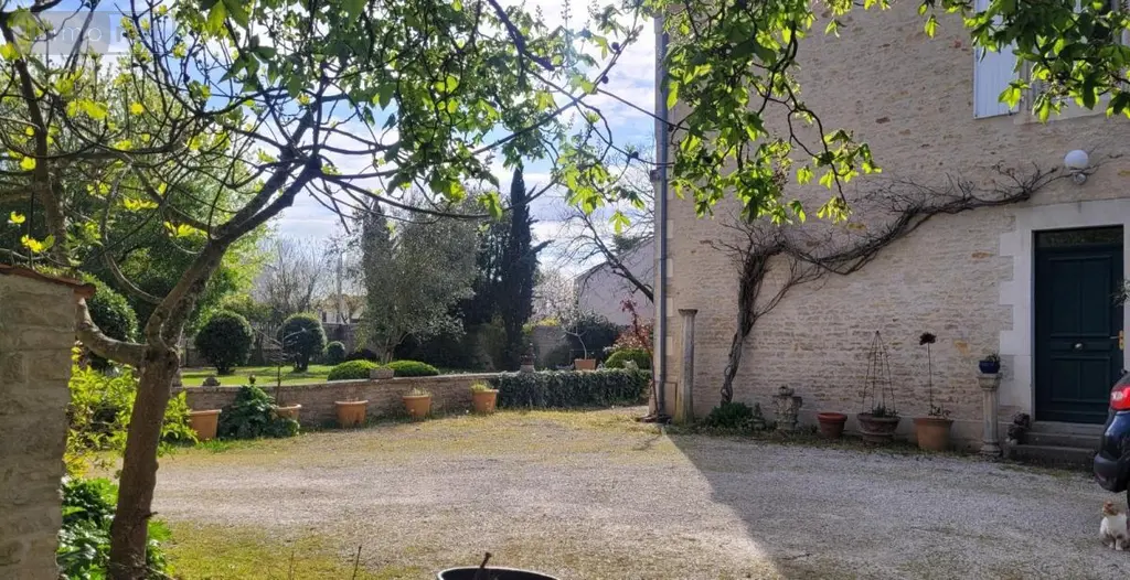 Maison a vendre Marans 17230 Charente-Maritime 17 255 m2 8 pièces 638600 euros 17015-521 015