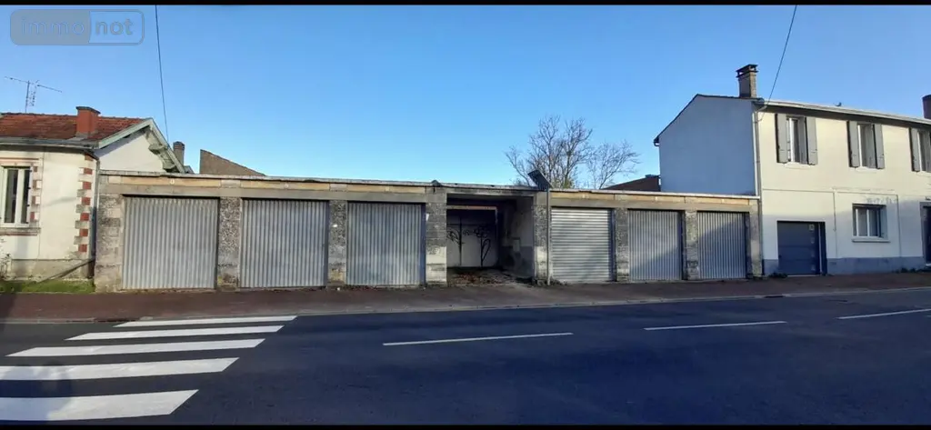 Garage et parking a vendre Saintes 17100 Charente-Maritime 17 90 m2 85000 euros 17111-710 001