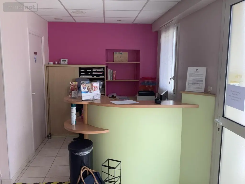 Fonds et murs commerciaux a vendre Trélazé 49800 Maine-et-Loire 49 129 m2 256760 euros 49013-2052 002