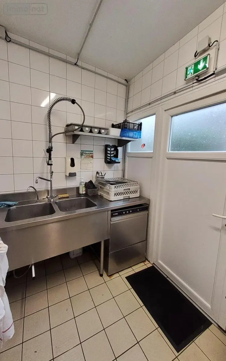 Fonds et murs commerciaux a vendre Carhaix-Plouguer 29270 Finistère 29 148 m2 262500 euros 29066-3719 013