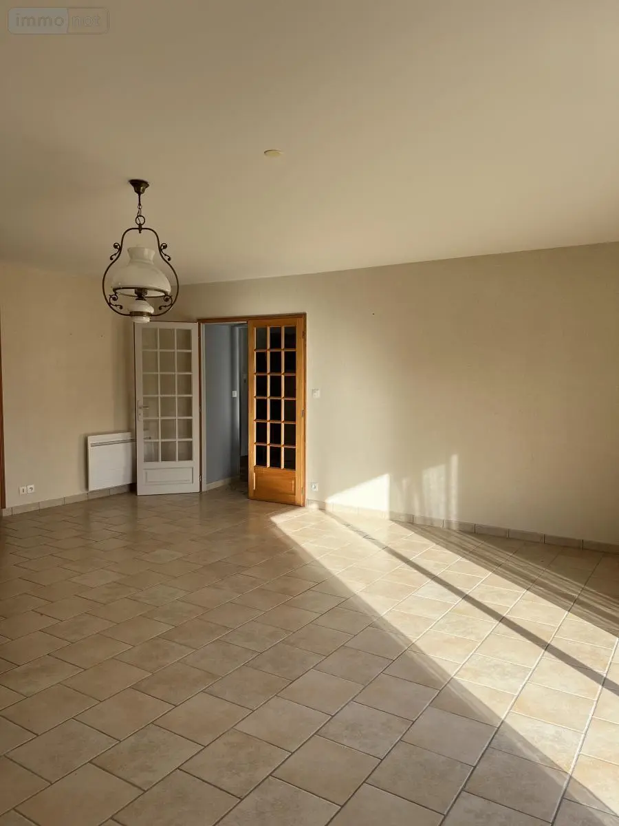 Location maison Val d'Erdre-Auxence 49370 Maine-et-Loire 49 178 m2 900 euros 49019-L254 003