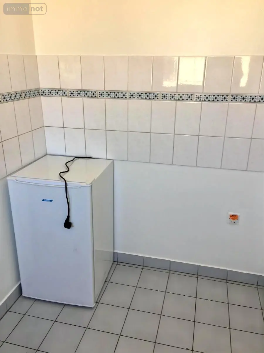 Location appartement Reims 51100 Marne 51 26 m2 1 pièce 440 euros 51082-L695 007