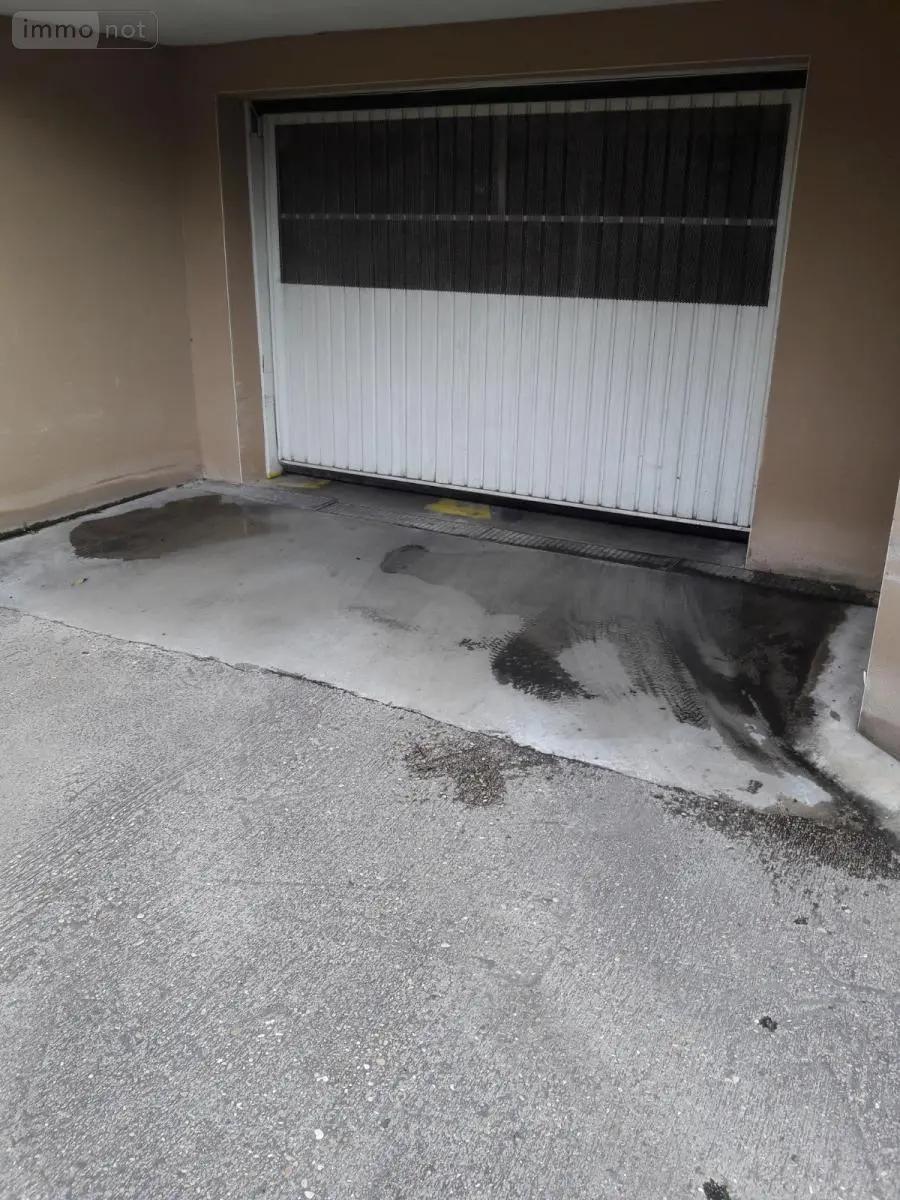 Location garage et parking Bourg-en-Bresse 01000 Ain 01 10 m2 72 euros 01083-L133 002