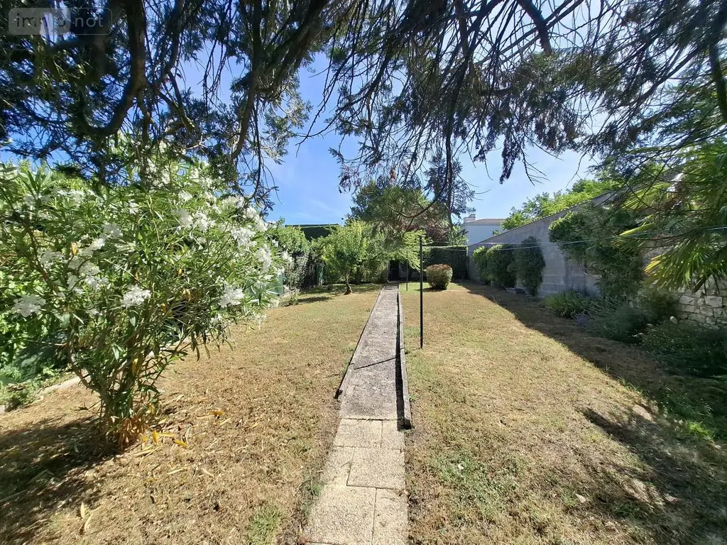 Maison a vendre Saintes 17100 Charente-Maritime 17 147 m2 8 pièces 374000 euros 17111-746 032