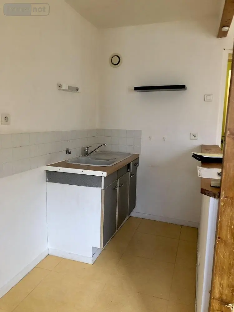 Immeuble de rapport a vendre Crosmières 72200 Sarthe 72 114 m2 105000 euros 72068-2121 004