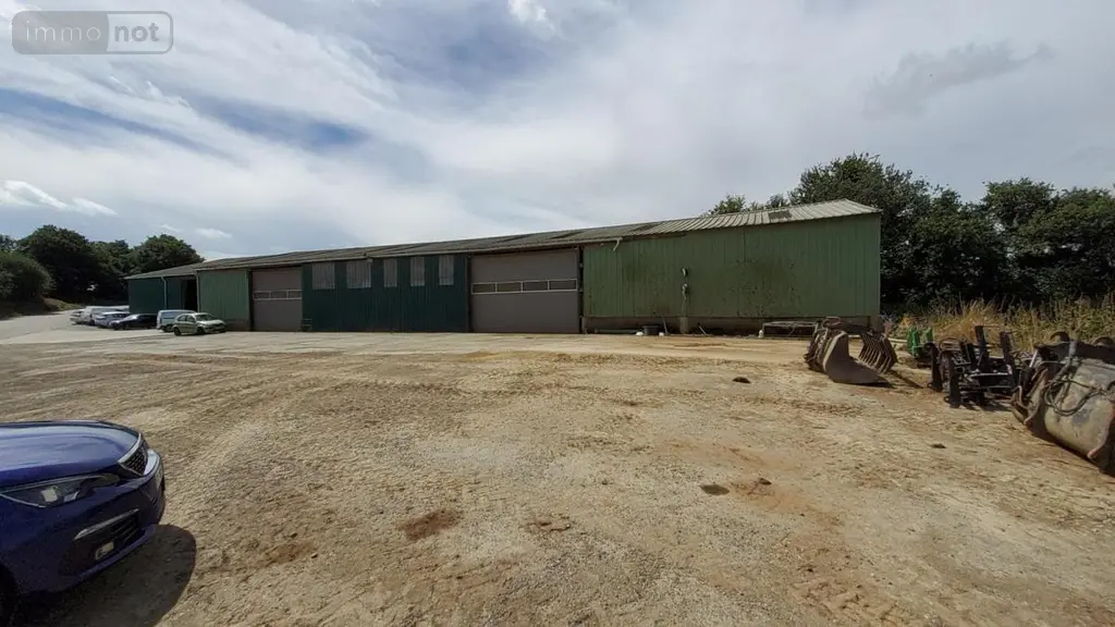 Garage et parking a vendre Saint-Hernin 29270 Finistère 29 1365 m2 273000 euros 29066-3778 002