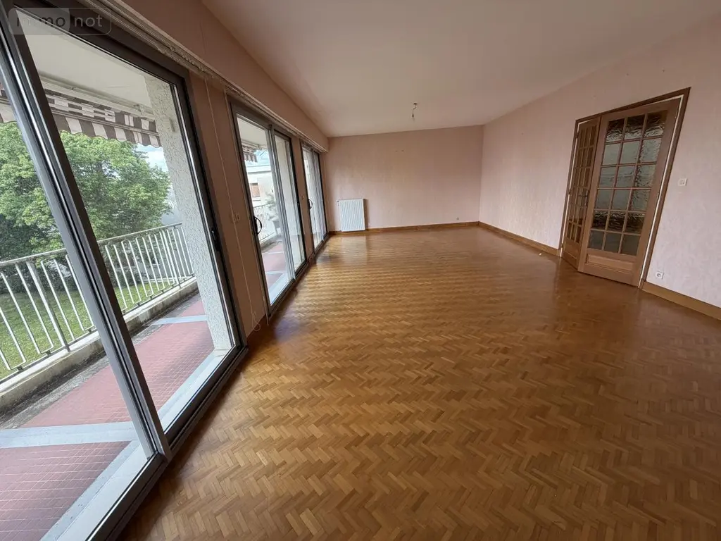 Appartement a vendre Cholet 49300 Maine-et-Loire 49 105 m2 5 pièces 147000 euros 49055-77 002