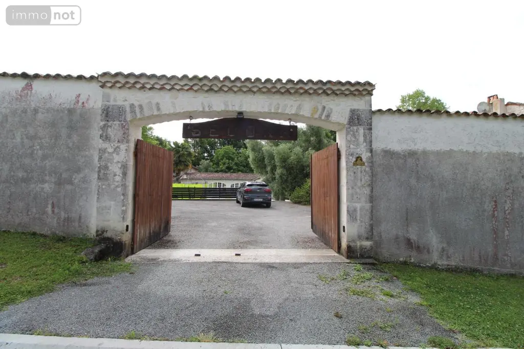 Maison a vendre Saintes 17100 Charente-Maritime 17 405 m2 11 pièces 475000 euros 17111-738 038