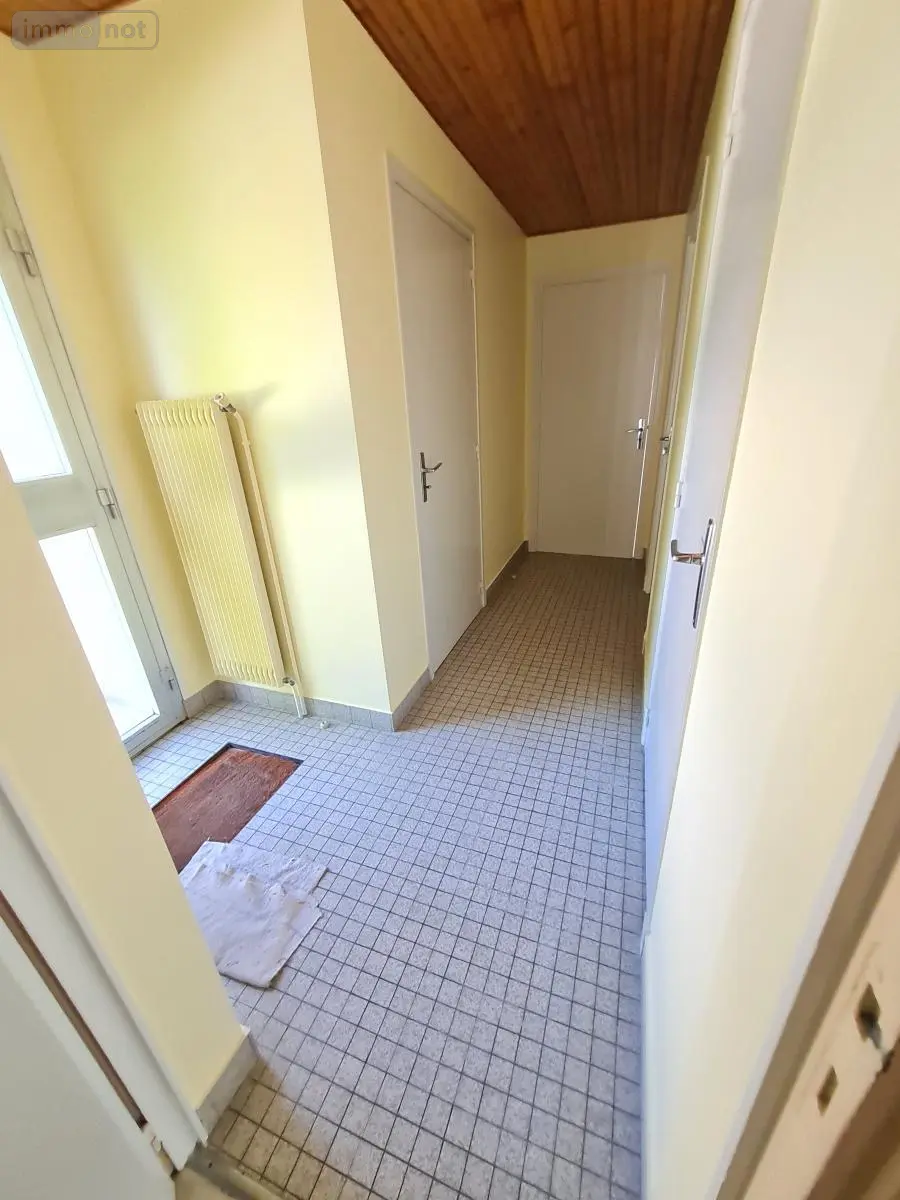 Fonds et murs commerciaux a vendre Saint-Amand-Longpré 41310 Loir-et-Cher 41 69 m2 3 pièces 114800 euros 41059-1006 005
