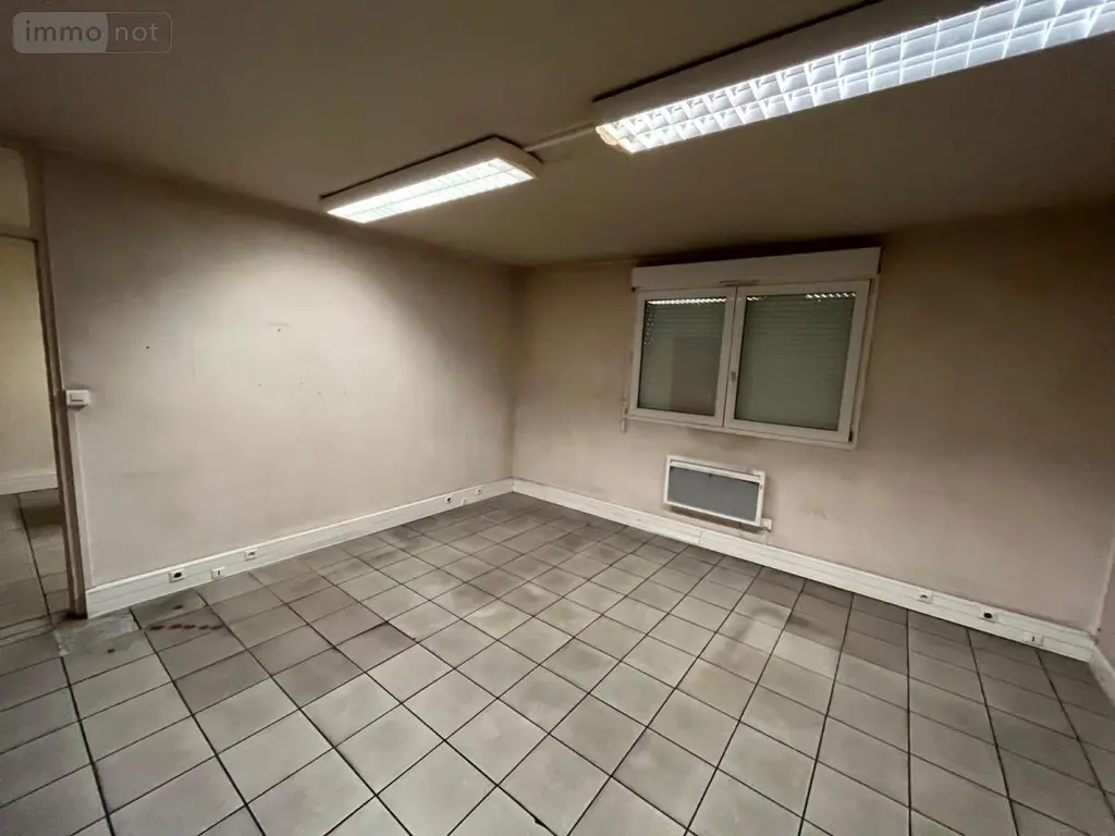 Location fonds et murs commerciaux Dole 39100 Jura 39 850 m2 2950 euros 39034-L15 008