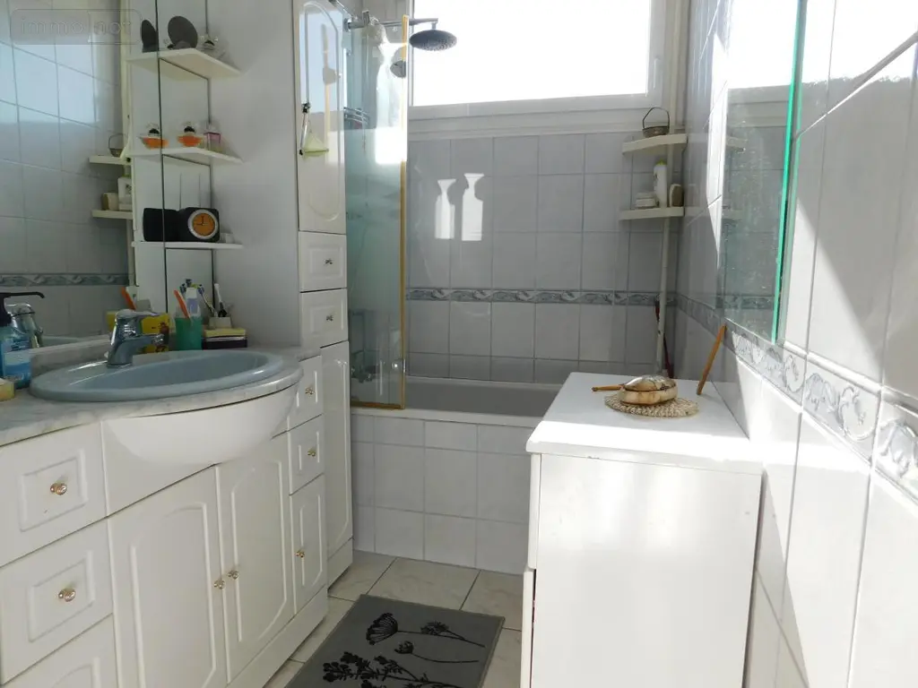 Appartement a vendre Bourg-en-Bresse 01000 Ain 01 73 m2 3 pièces 138000 euros 01016-518 012