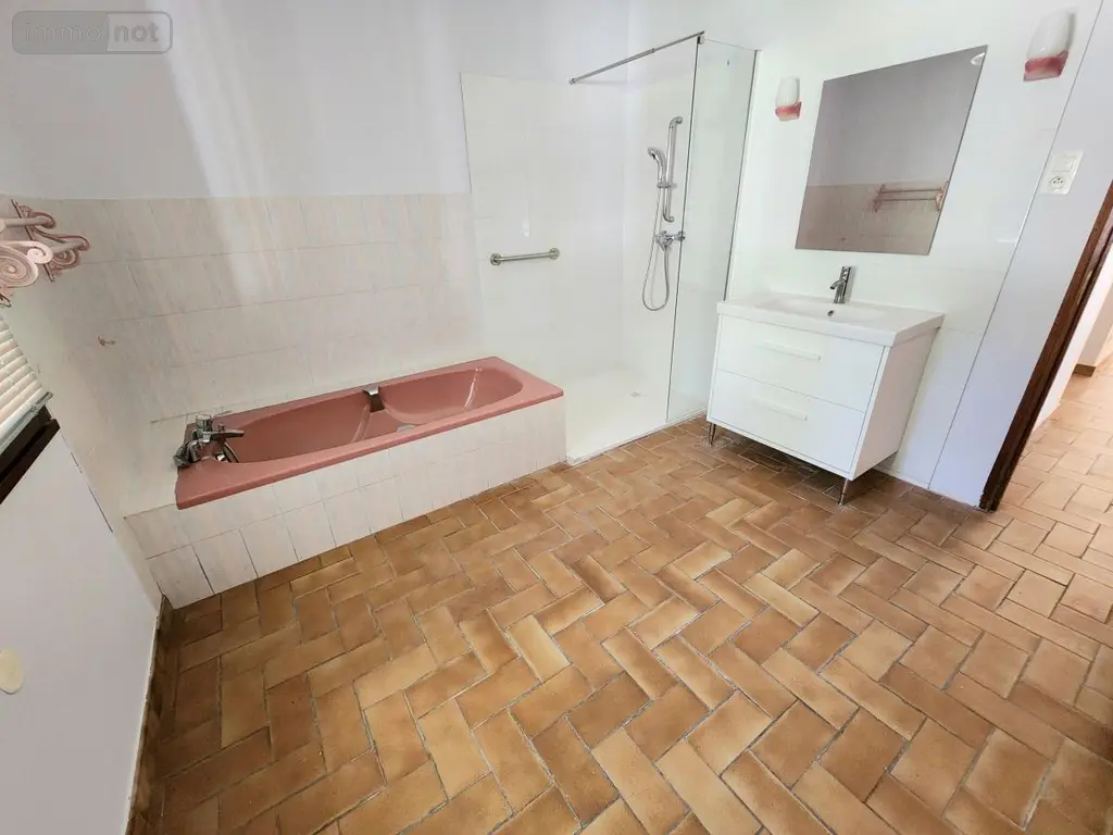 Maison a vendre Cairanne 84290 Vaucluse 84 122 m2 5 pièces 261250 euros 26060-864 007