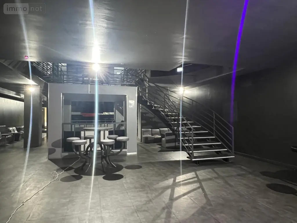 Fonds et murs commerciaux a vendre Beaupréau-en-Mauges 49600 Maine-et-Loire 49 1275 m2 619200 euros 49058-1416 010