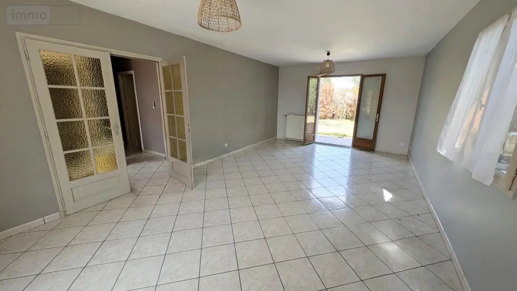 Location maison Saint-Pont 03110 Allier 03 91 m2 4 pièces 880 euros 03019-L119 004