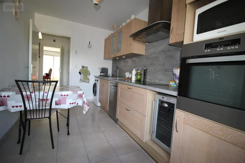 Appartement a vendre Ozoir-la-Ferrière 77330 Seine-et-Marne 77 67 m2 2 pièces 270400 euros 94029-276 004