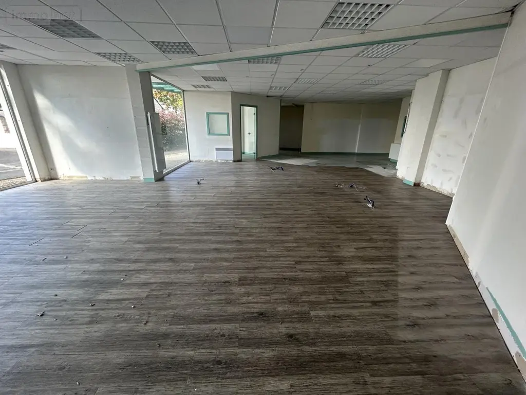 Fonds et murs commerciaux a vendre Hillion 22120 Côtes-d'Armor 22 130 m2 3 pièces 275600 euros 22007-753 004