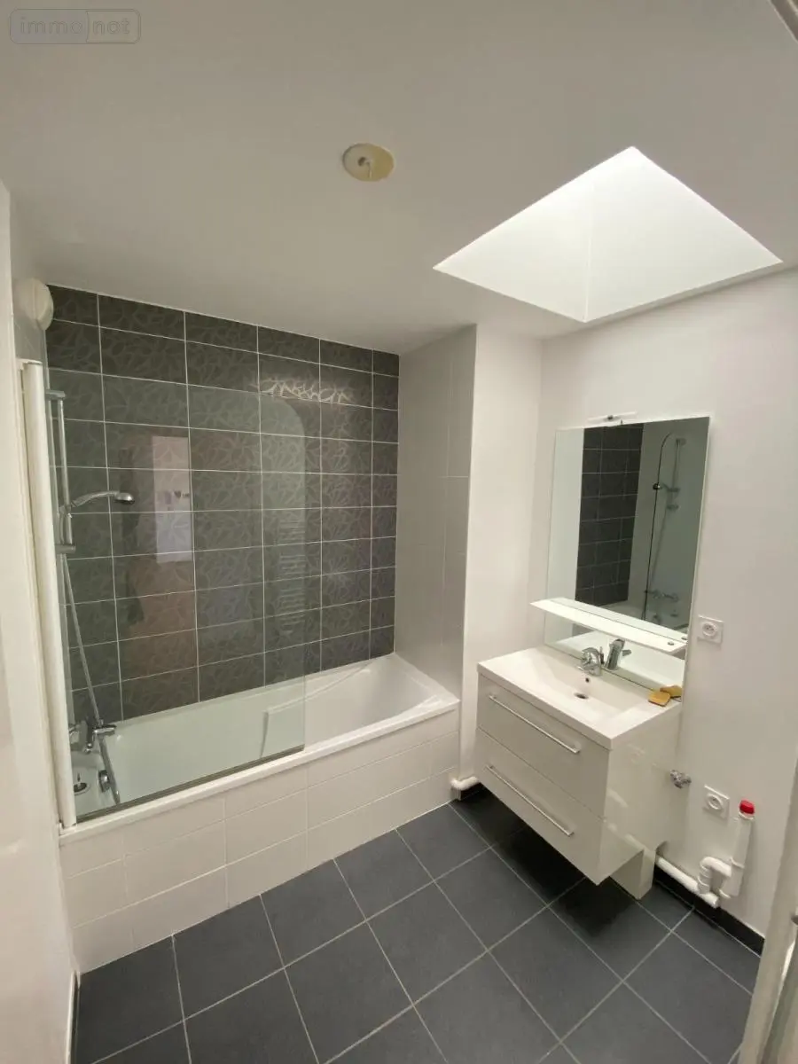 Location appartement Nantes 44000 Loire-Atlantique 44 140 m2 2181 euros 44039-L329 010