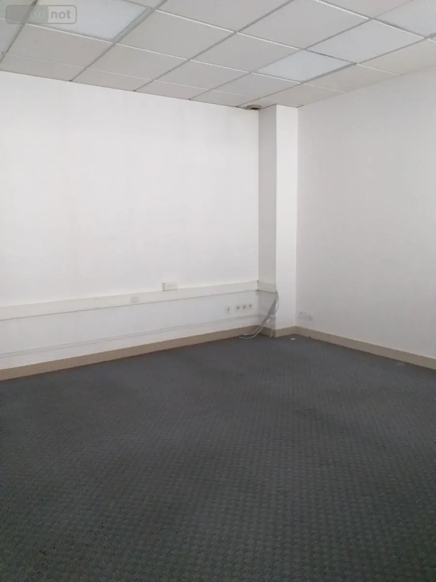 Fonds et murs commerciaux a vendre Vannes 56000 Morbihan 56 267 m2 670872 euros 56005-902 026