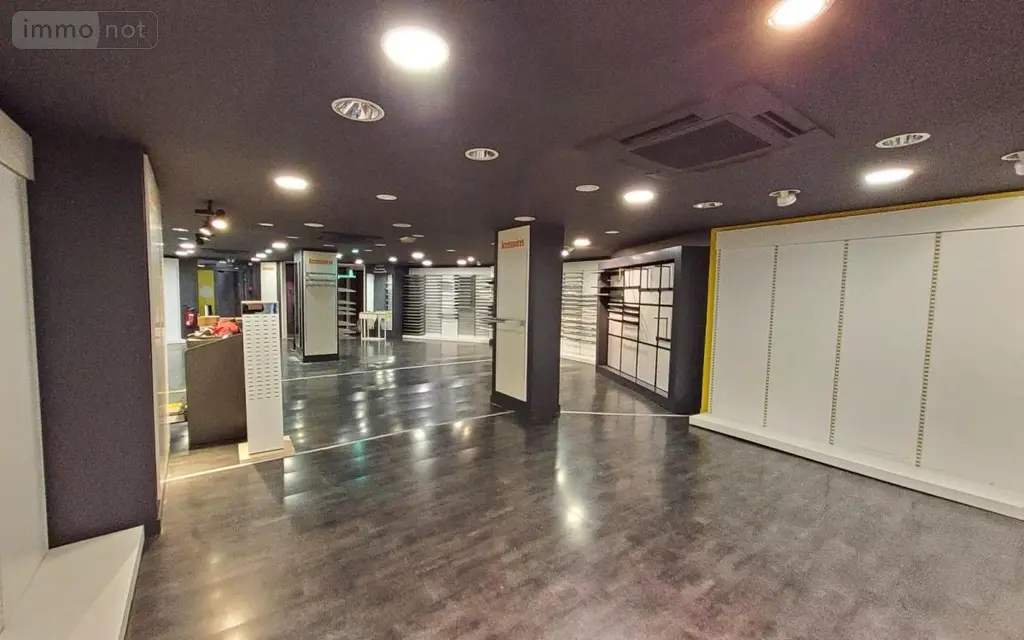 Location fonds et murs commerciaux Carhaix-Plouguer 29270 Finistère 29 170 m2 1800 euros 29066-L55 007