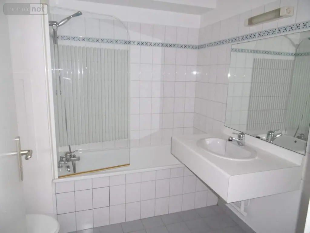 Location appartement Reims 51100 Marne 51 26 m2 1 pièce 440 euros 51082-L695 003