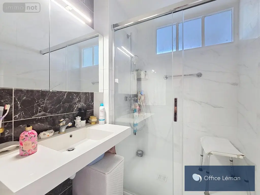 Appartement a vendre Ferney-Voltaire 01210 Ain 01 69 m2 3 pièces 360000 euros 01047-870 007