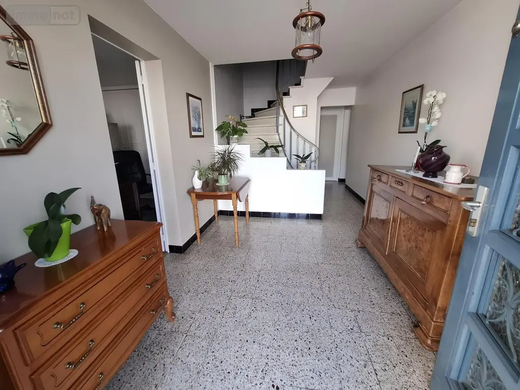 Maison a vendre Saintes 17100 Charente-Maritime 17 147 m2 8 pièces 374000 euros 17111-746 008