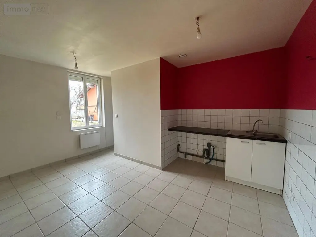 Location appartement Mézériat 01660 Ain 01 37 m2 2 pièces 550 euros 01065-L429 003