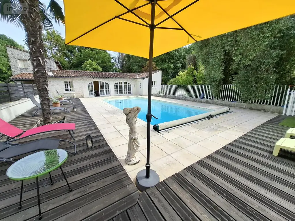 Maison a vendre Saintes 17100 Charente-Maritime 17 405 m2 11 pièces 475000 euros 17111-738 009