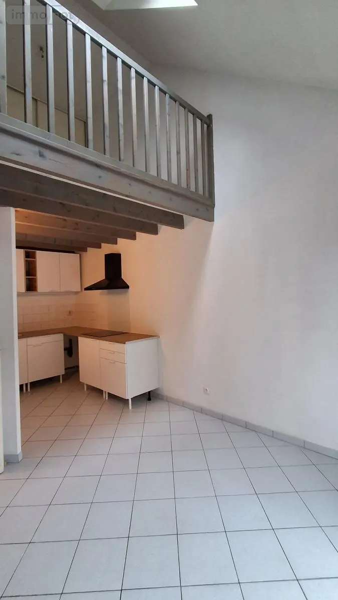 Location appartement Laval 53000 Mayenne 53 35 m2 2 pièces 480 euros 53079-L387 002