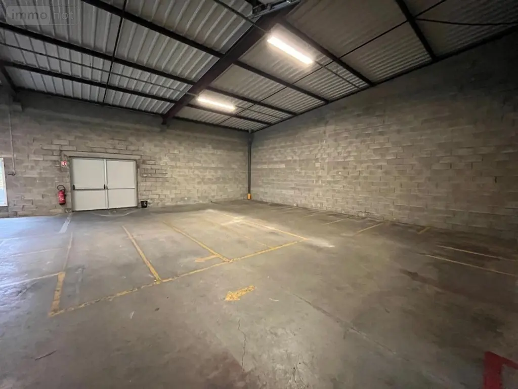 Location fonds et murs commerciaux Dole 39100 Jura 39 850 m2 2950 euros 39034-L15 004