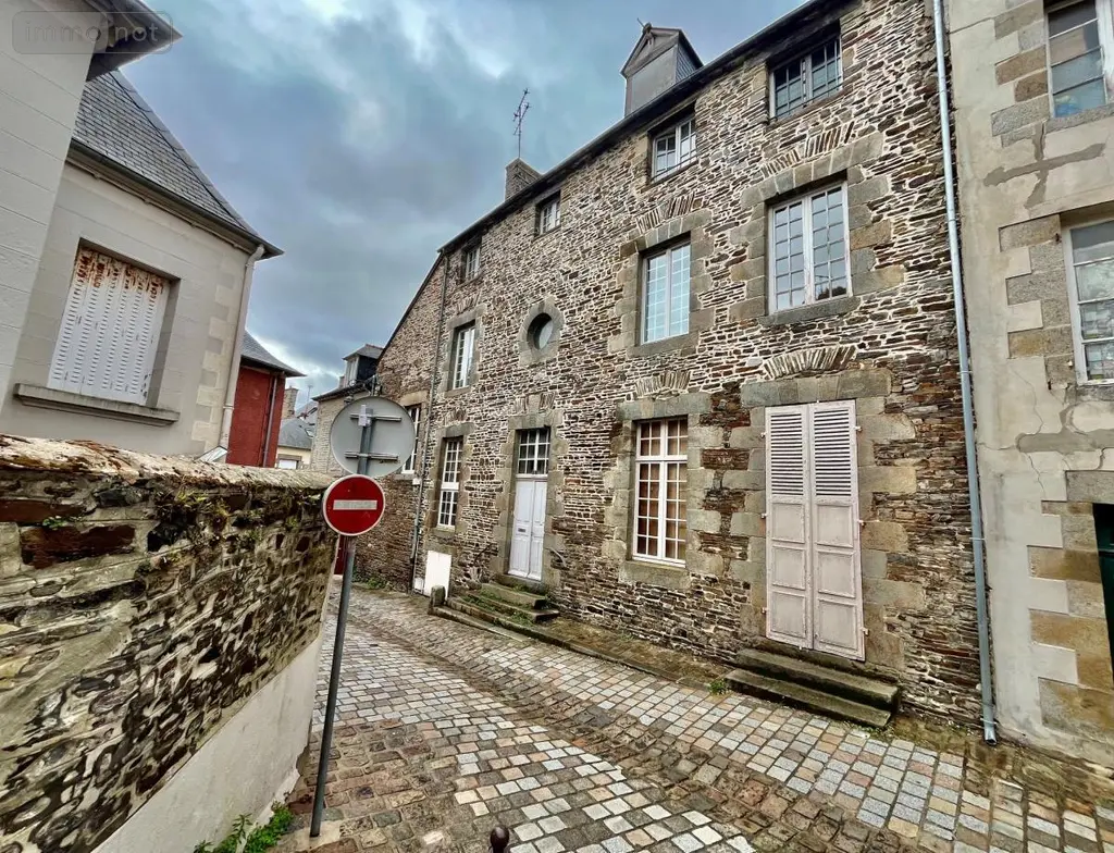 Immeuble de rapport a vendre Dol-de-Bretagne 35120 Ille-et-Vilaine 35 226 m2 220680 euros 35130-3869 028