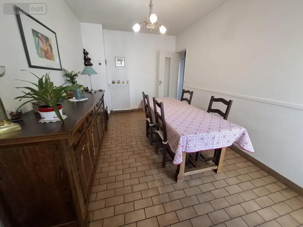 Maison a vendre Saintes 17100 Charente-Maritime 17 147 m2 8 pièces 374000 euros 17111-746 025