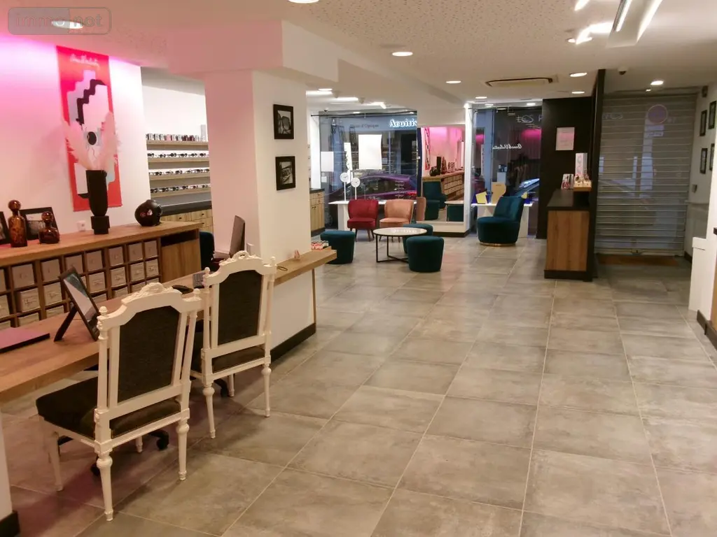 Location fonds et murs commerciaux Béthune 62400 Pas-de-Calais 62 196 m2 3700 euros 62023-L1412 003