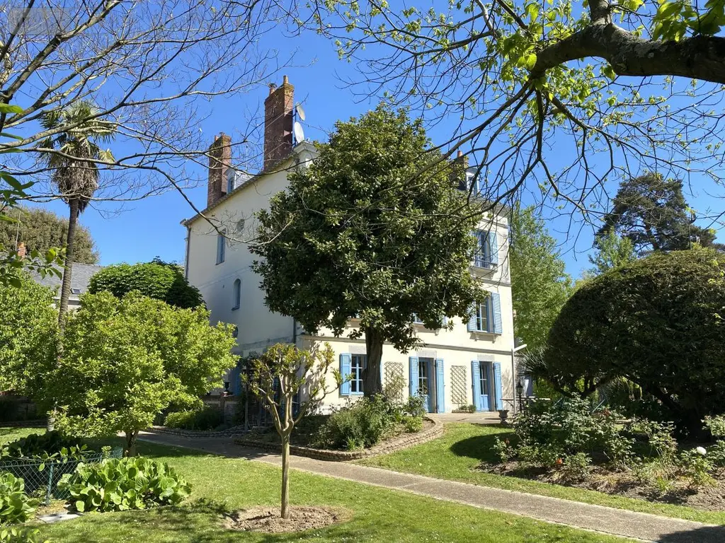 Maison a vendre Laval 53000 Mayenne 53 414 m2 17 pièces 1021800 euros 53007-2194 002