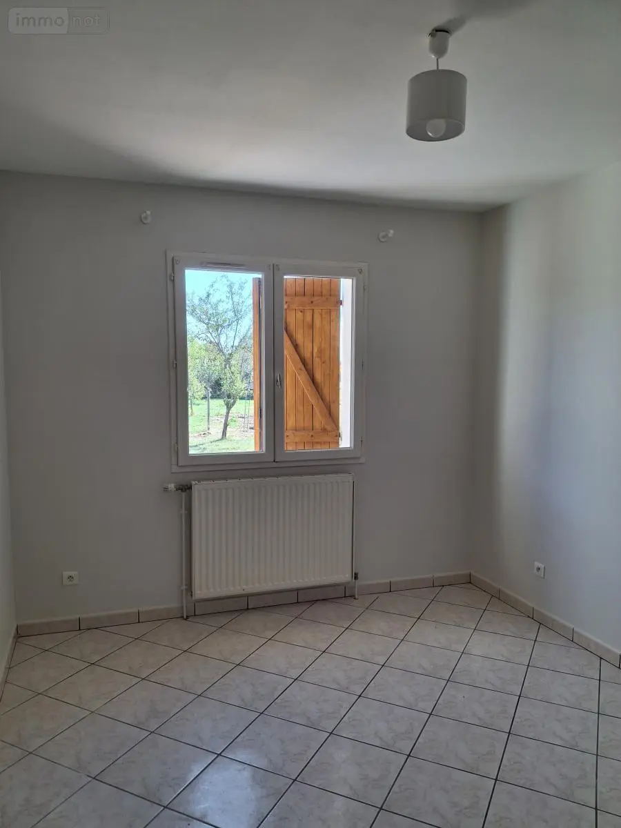 Location maison Saint-Pont 03110 Allier 03 91 m2 4 pièces 880 euros 03019-L119 006