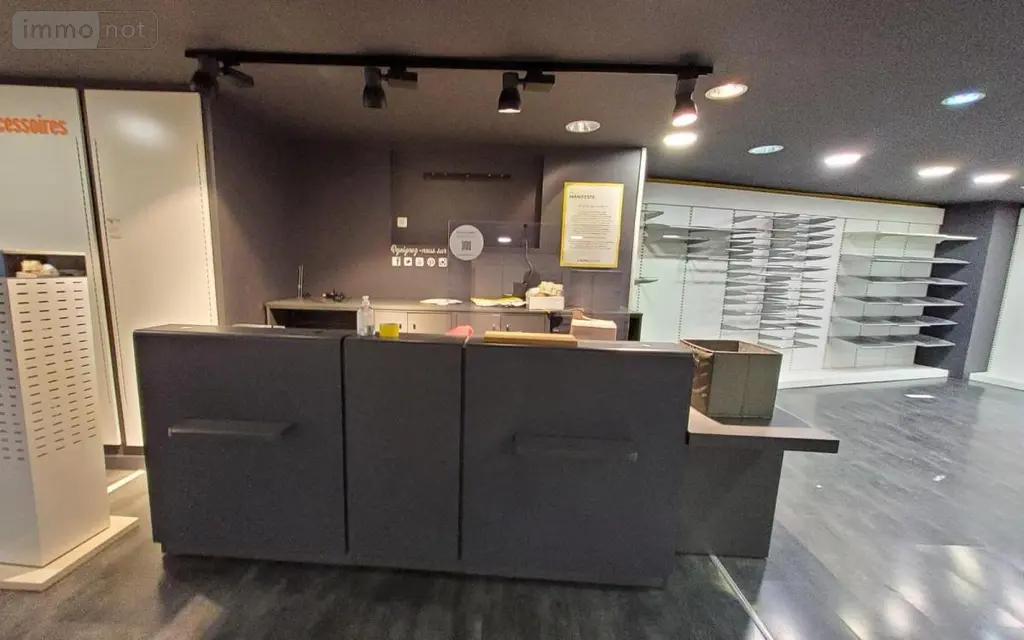Location fonds et murs commerciaux Carhaix-Plouguer 29270 Finistère 29 170 m2 1800 euros 29066-L55 006